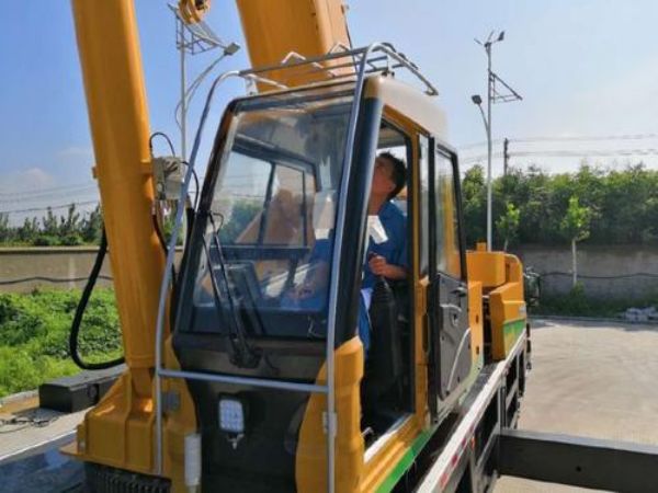 宝安区吊车租赁_吊车出租公司重点介绍是什么?